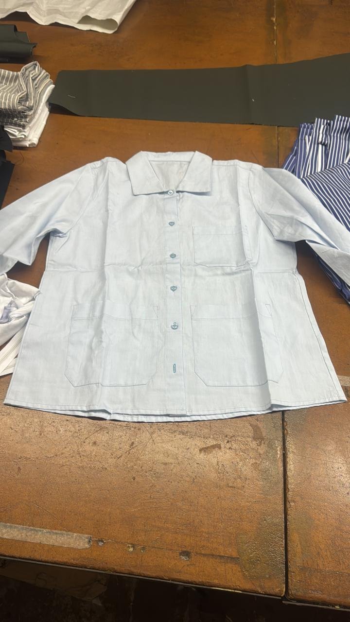 Campera de trabajo confeccionada en el taller